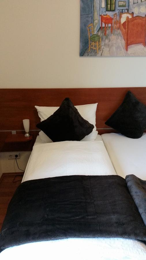 Ellenbergs Restaurant & Hotel Hessheim 외부 사진