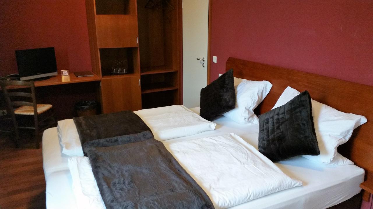 Ellenbergs Restaurant & Hotel Hessheim 외부 사진